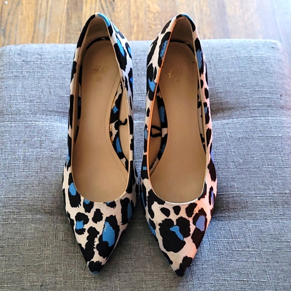 H&M Blue/Leopard Print Pumps - 5.5